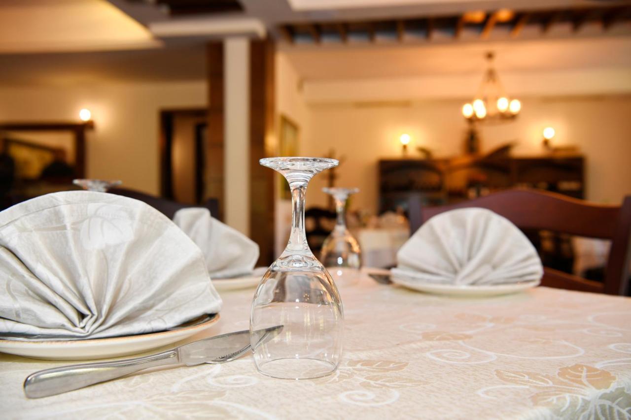 Hotel Restaurant Dreri Тирана Екстер'єр фото