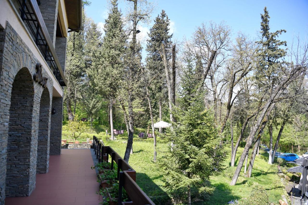 Hotel Restaurant Dreri Тирана Екстер'єр фото