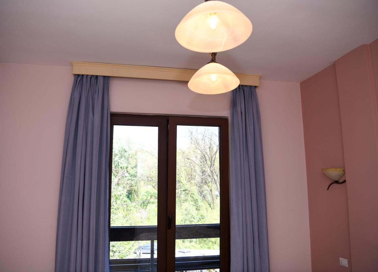 Hotel Restaurant Dreri Тирана Екстер'єр фото