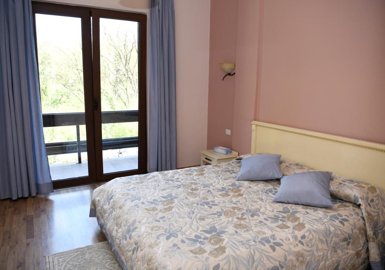 Hotel Restaurant Dreri Тирана Екстер'єр фото