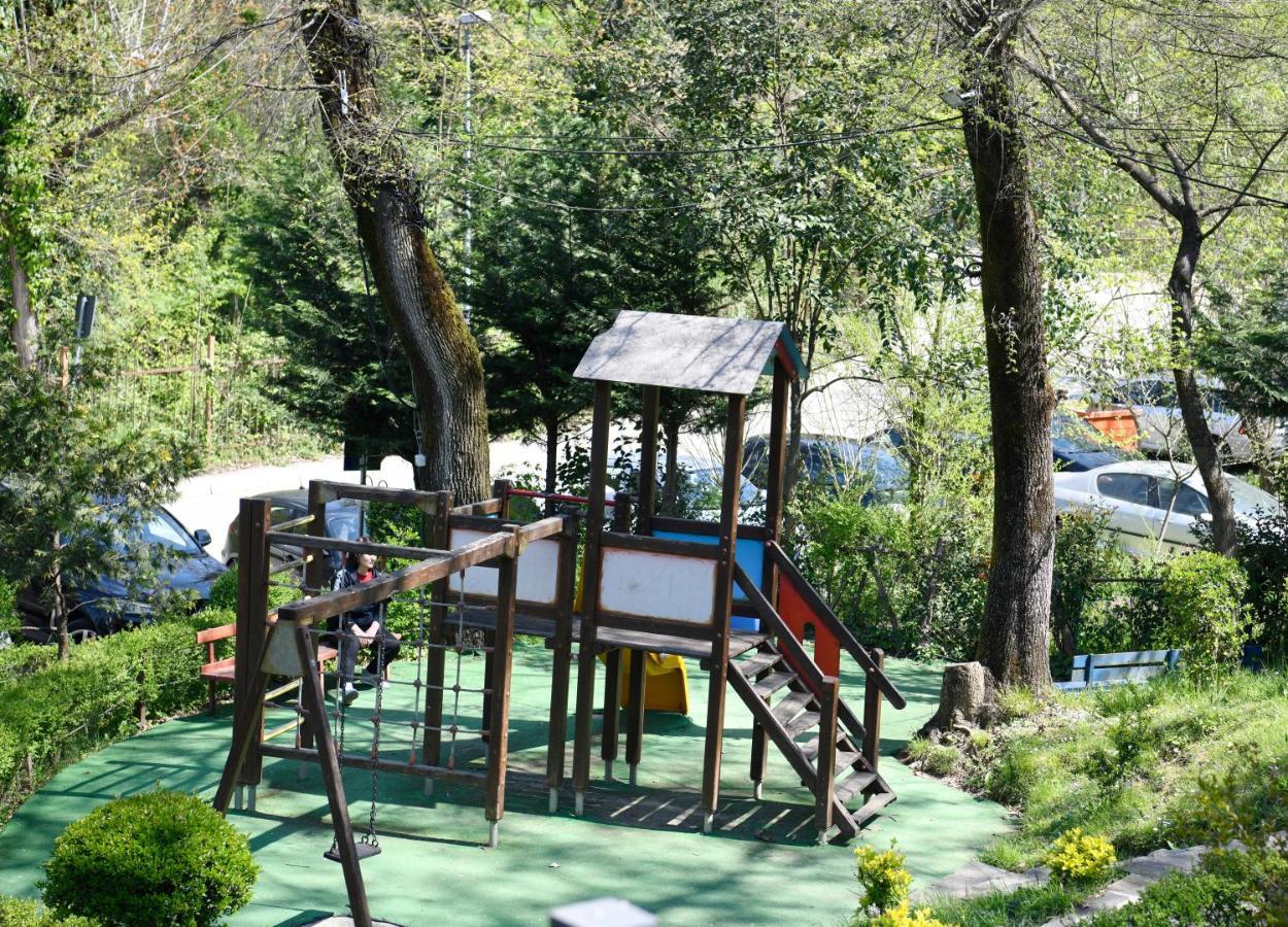 Hotel Restaurant Dreri Тирана Екстер'єр фото