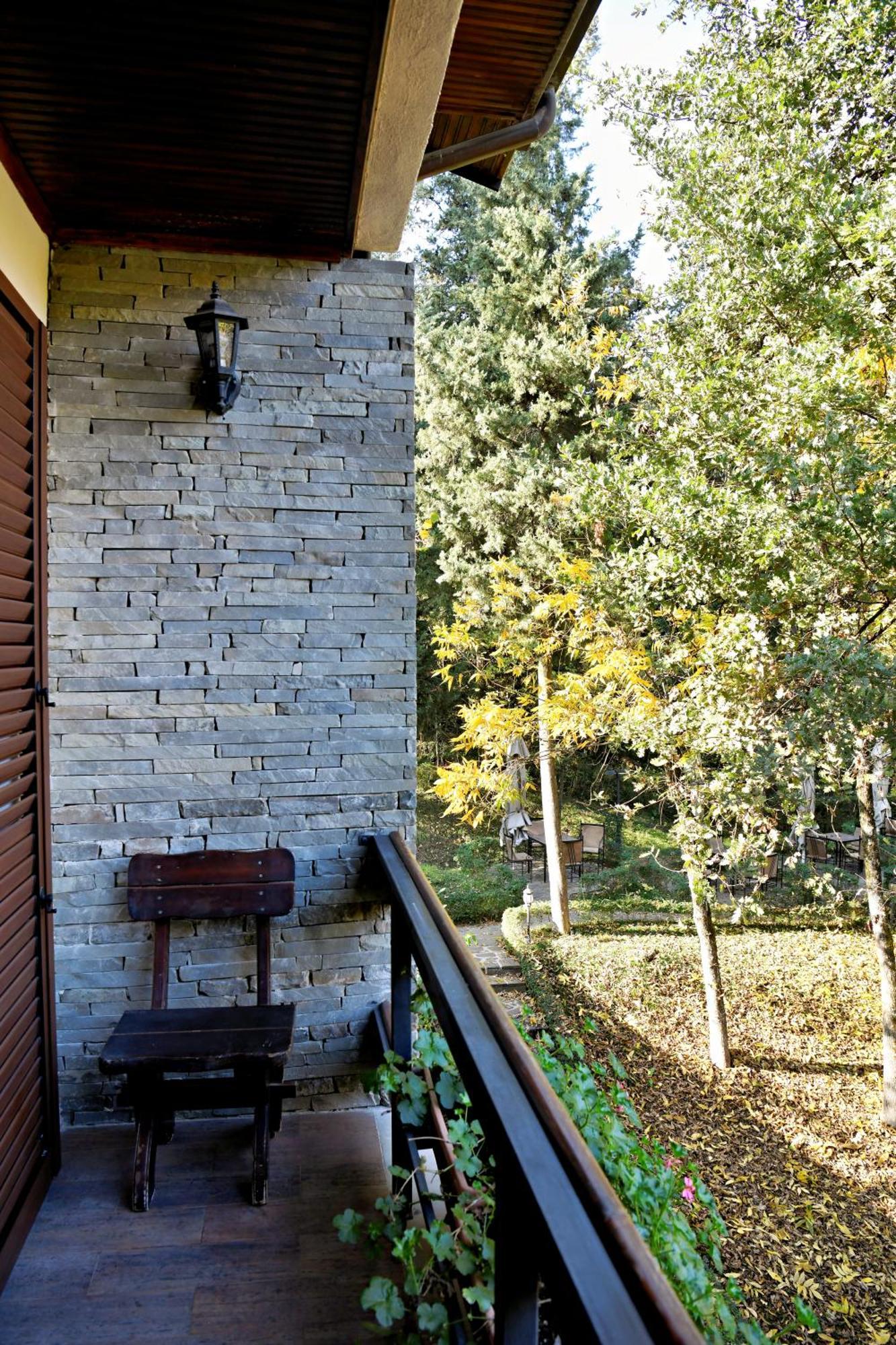 Hotel Restaurant Dreri Тирана Екстер'єр фото