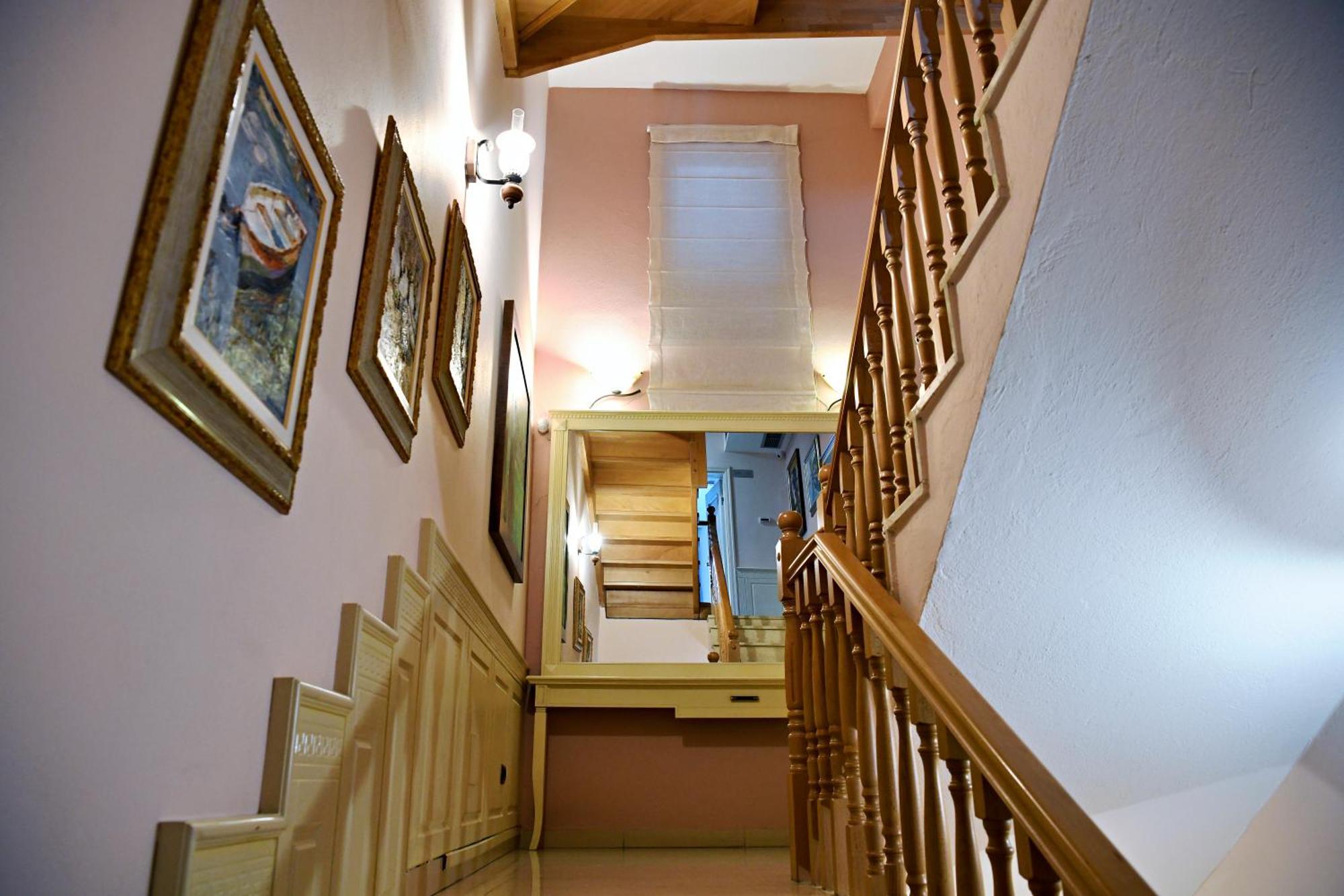 Hotel Restaurant Dreri Тирана Екстер'єр фото