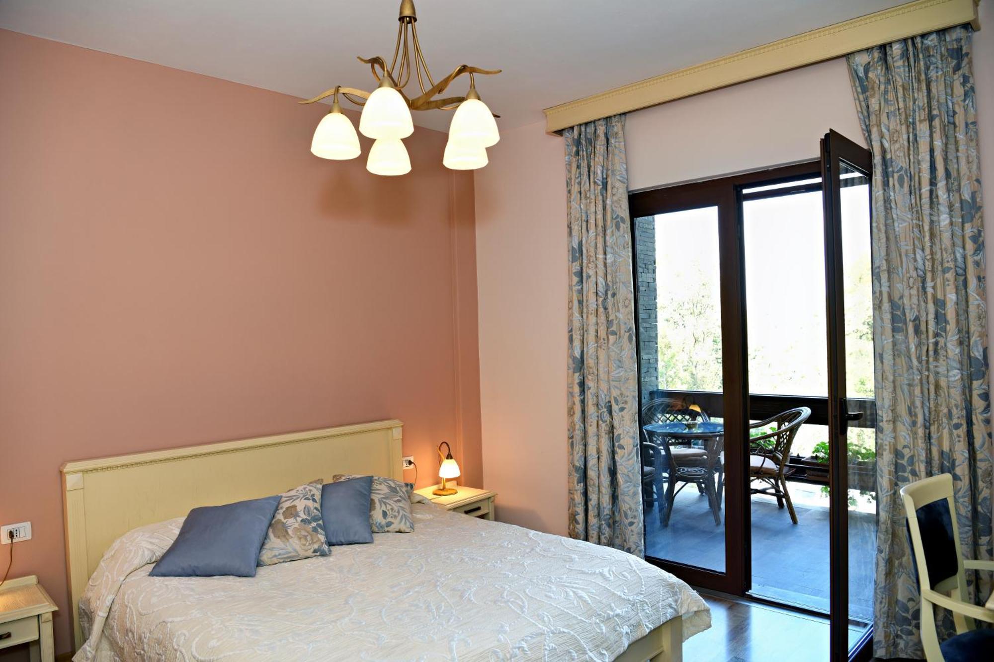Hotel Restaurant Dreri Тирана Екстер'єр фото
