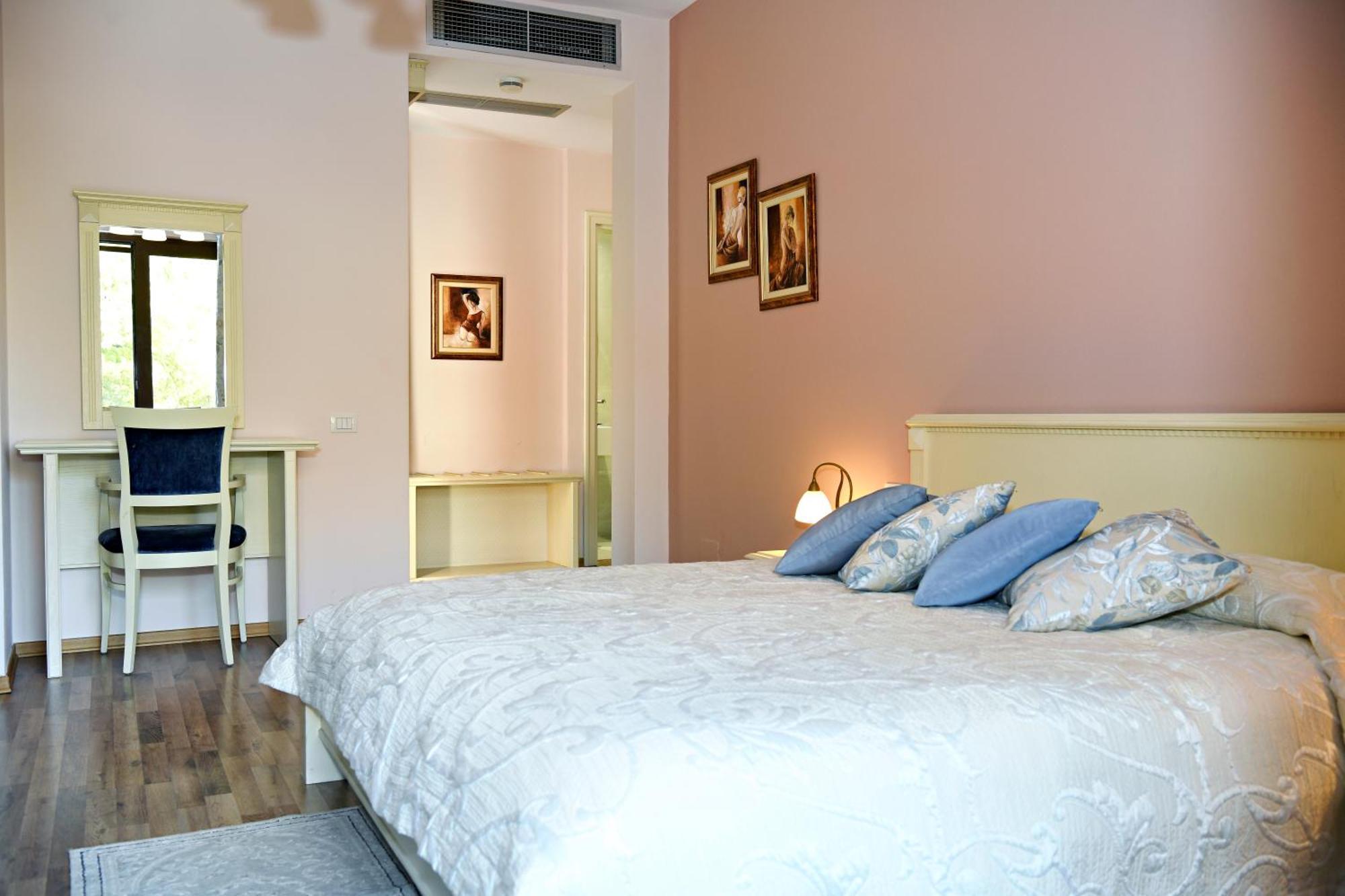 Hotel Restaurant Dreri Тирана Екстер'єр фото