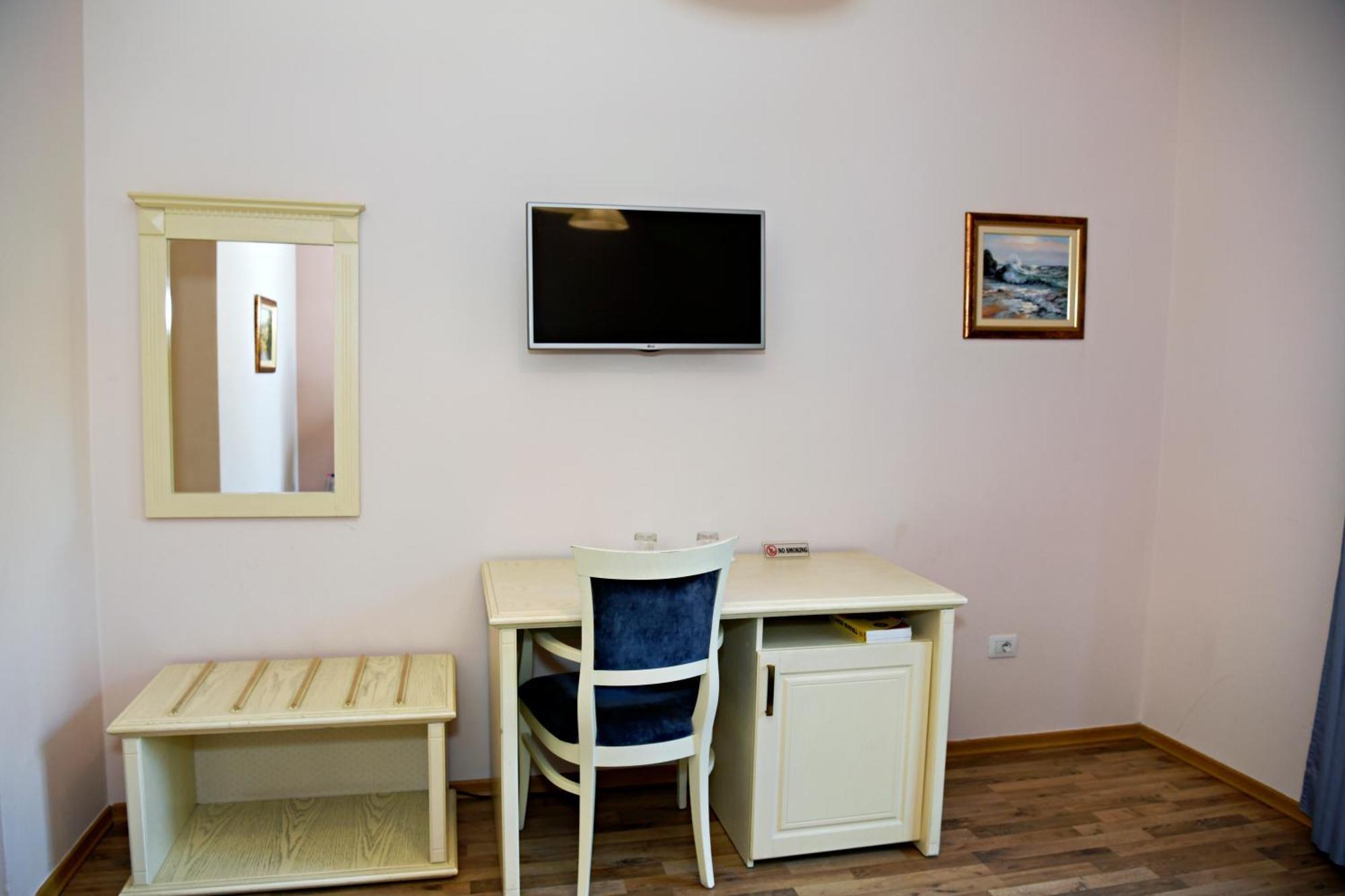 Hotel Restaurant Dreri Тирана Екстер'єр фото